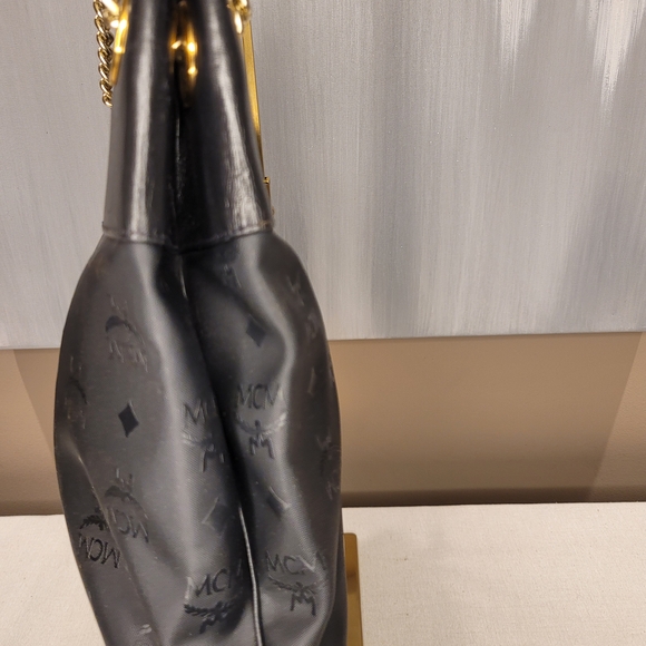 MCM Black Women's Bucket Shoulder Bag With Gold Chain Hardware - Picture 11 of 16